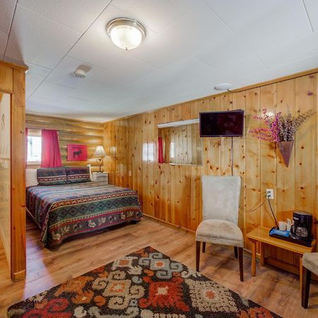 Sportsman'S Lodge エニス エクステリア 写真