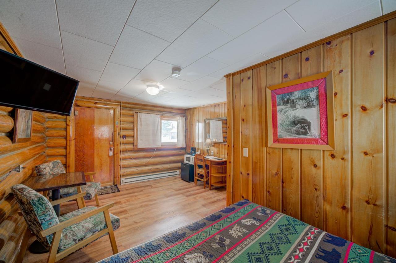 Sportsman'S Lodge エニス エクステリア 写真
