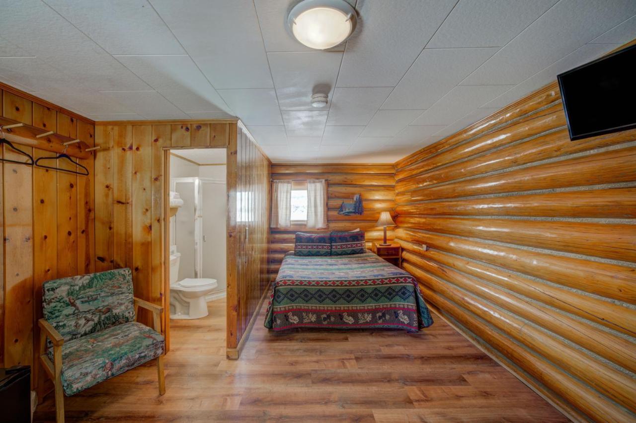 Sportsman'S Lodge エニス エクステリア 写真