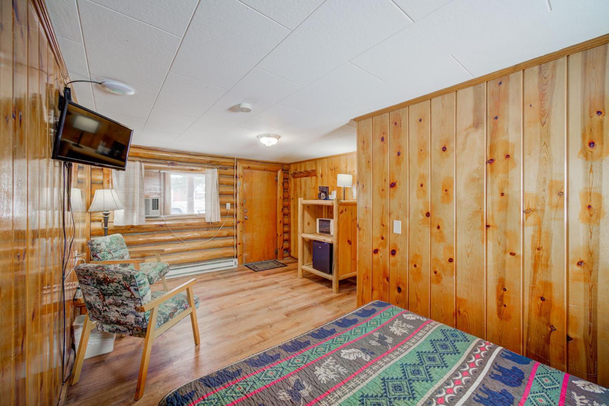 Sportsman'S Lodge エニス エクステリア 写真