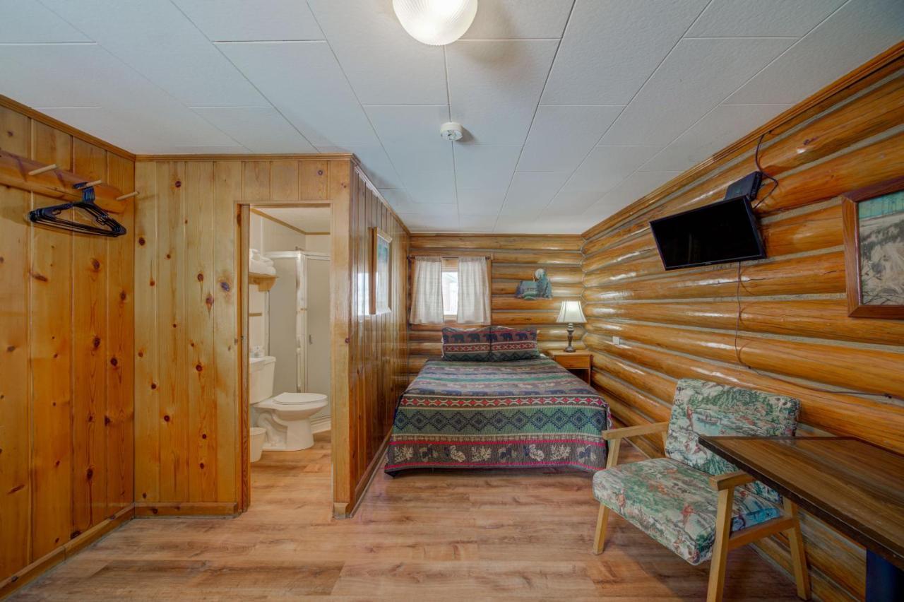 Sportsman'S Lodge エニス エクステリア 写真